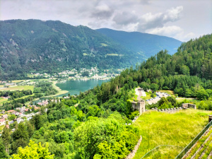 Blick nach Bodensdorf zum See